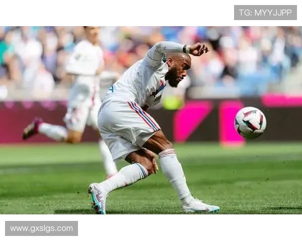 [法甲]第16轮：朗斯0-1图卢兹 集锦.